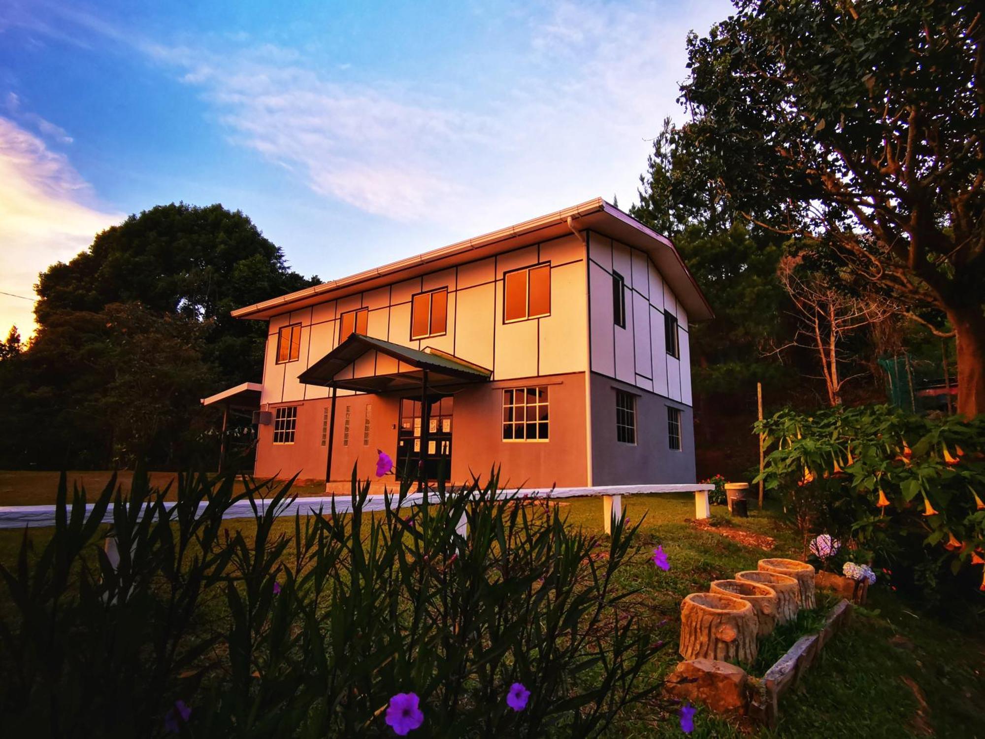 The Explorer Kundasang Exterior photo