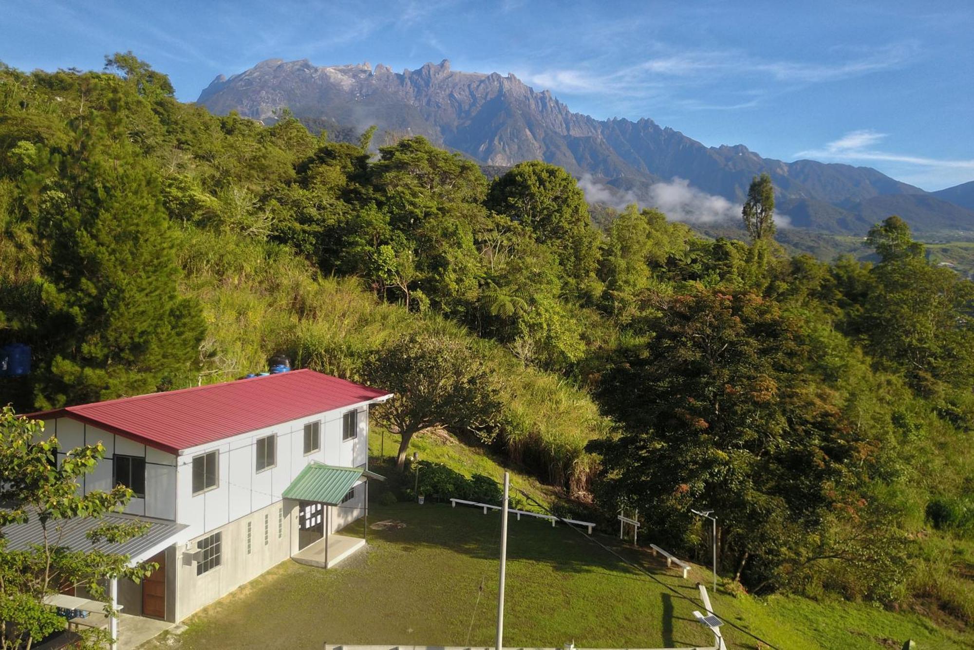 The Explorer Kundasang Exterior photo